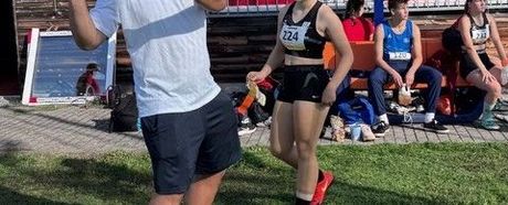 Landestrainer David Wrobel beim Coachen