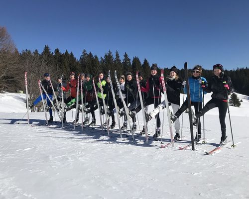 Kaderläufer trainieren traditionell im Schnee am Herzogenhorn