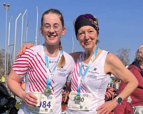 Zwei Läuferinnen vom Laufteam Oberkollbach beim Frühjahrsklassiker in Kandel Regina Vielmeier mit neuem Kreisrekord